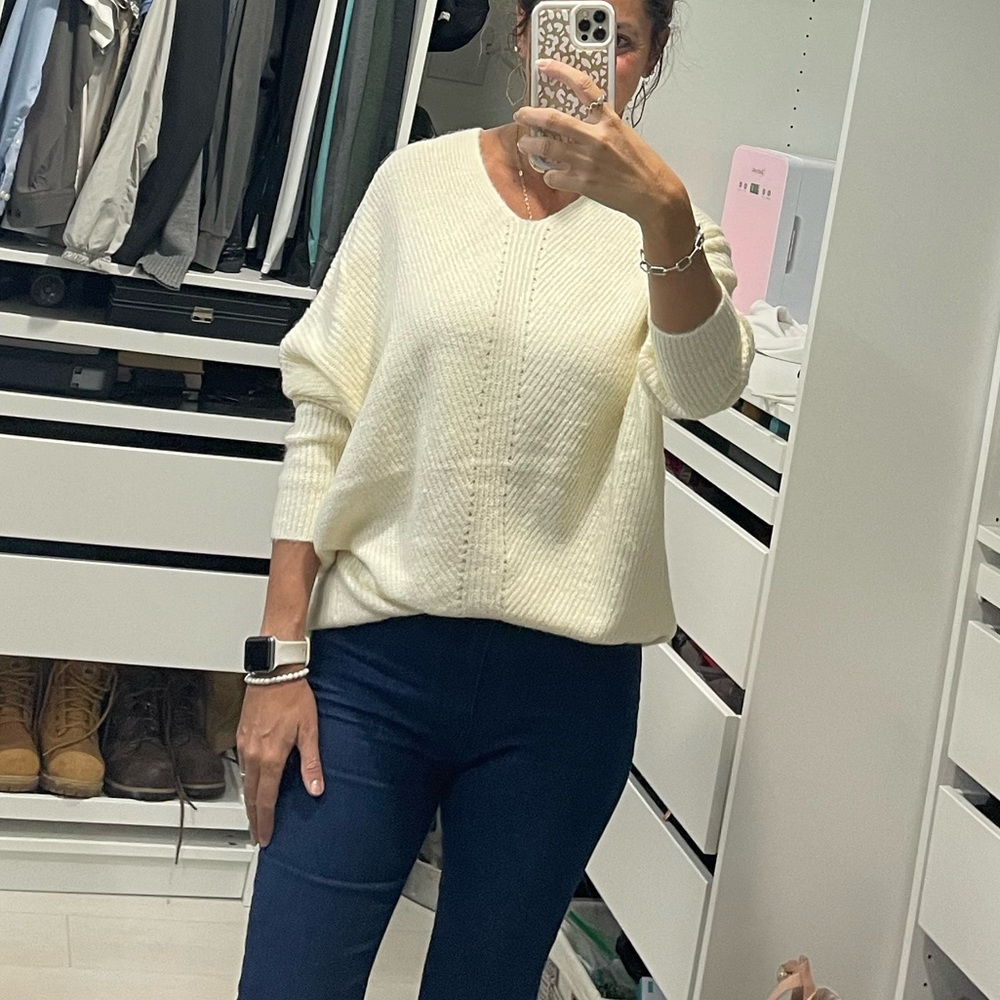 BNWT Lulus beige cozy sweater 🌹